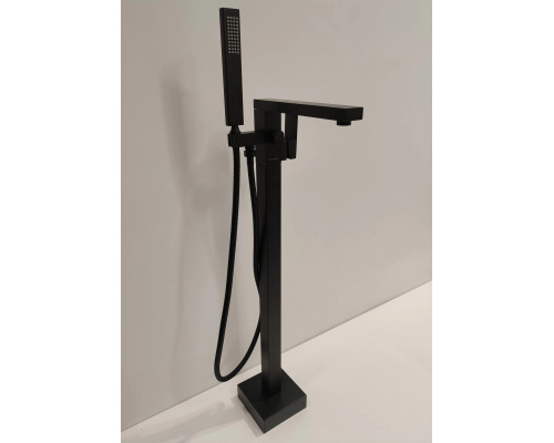 Напольный смеситель для ванны Feramolli Cubo BL639, черный