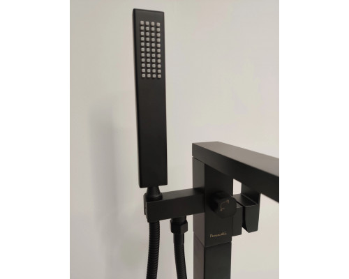 Напольный смеситель для ванны Feramolli Cubo BL639, черный