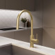 Смеситель для кухни Vincea City VKF-2C1BG с выдвижным изливом, золотой матовый