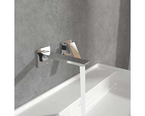 Приобрести Смеситель для раковины без донного клапана Villeroy & Boch Subway 3.0 TVW11200700061 в магазине сантехники Santeh-Crystal.ru