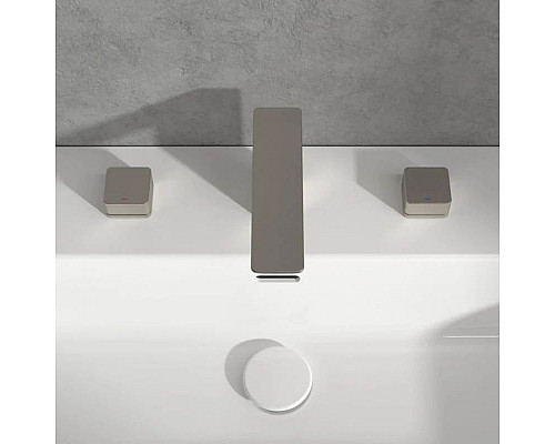 Заказать Смеситель для раковины без донного клапана Villeroy & Boch Subway 3.0 TVW11200500064 в магазине сантехники Santeh-Crystal.ru