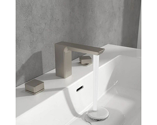 Заказать Смеситель для раковины без донного клапана Villeroy & Boch Subway 3.0 TVW11200500064 в магазине сантехники Santeh-Crystal.ru