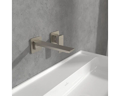 Приобрести Смеситель для раковины без донного клапана Villeroy & Boch Subway 3.0 TVW11200700064 в магазине сантехники Santeh-Crystal.ru