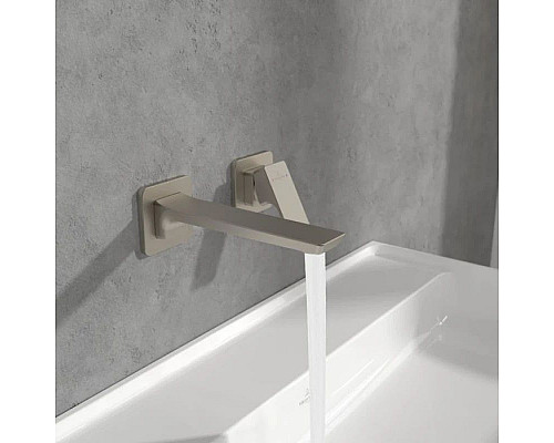 Приобрести Смеситель для раковины без донного клапана Villeroy & Boch Subway 3.0 TVW11200700064 в магазине сантехники Santeh-Crystal.ru