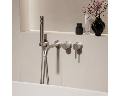 Смеситель для ванны Vincea Villa VTFW-1VL1BN встраиваемый, с душевым гарнитуром, сатин