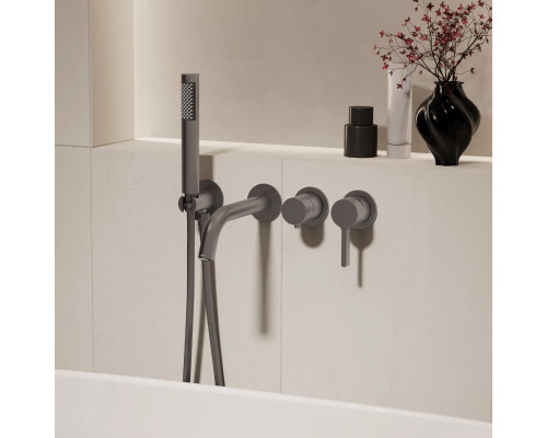 Смеситель для ванны Vincea Villa VTFW-1VL1GM встраиваемый, с душевым гарнитуром, вороненая сталь