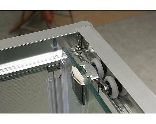 Приобрести Душевая дверь BelBagno Uno 160 UNO-195-BF-1-160-C-Cr профиль Хром стекло прозрачное в магазине сантехники Santeh-Crystal.ru