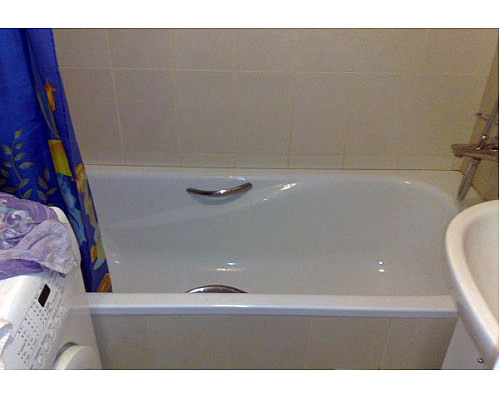 Приобрести Чугунная ванна Roca Malibu 170x75 2309G000R с отверстиями для ручек с антискользящим покрытием в магазине сантехники Santeh-Crystal.ru