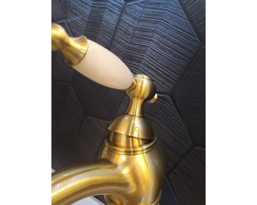 Смеситель для раковины AltroBagno Opera 0119 BrGi