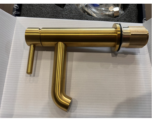 Смеситель для раковины стандартный Grocenberg GB2099GL золотой брашированный