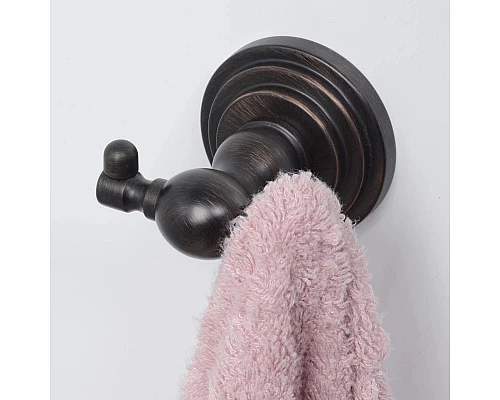 Приобрести Крючок двойной WasserKRAFT Isar К-7323D в магазине сантехники Santeh-Crystal.ru