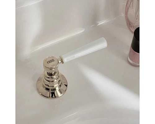 Заказать Смеситель для раковины с донным клапаном Jacob Delafon Cleo 1889 E24305-BGG в магазине сантехники Santeh-Crystal.ru