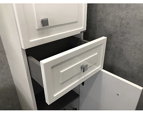 Приобрести Шкаф пенал Comforty Феррара 40 00004148010 подвесной Белый глянец в магазине сантехники Santeh-Crystal.ru