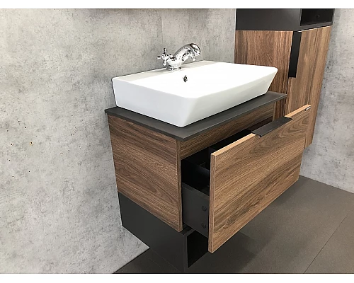 Купить Тумба с раковиной Comforty Штутгарт 60 00004151039 подвесная Дуб темно-коричневый Черная столешница в магазине сантехники Santeh-Crystal.ru