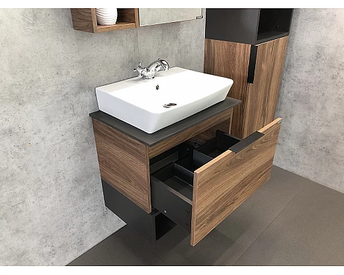 Купить Тумба с раковиной Comforty Штутгарт 60 00004151039 подвесная Дуб темно-коричневый Черная столешница в магазине сантехники Santeh-Crystal.ru