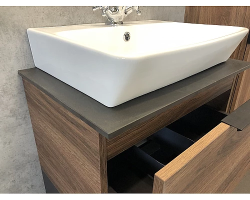 Купить Тумба с раковиной Comforty Штутгарт 60 00004151039 подвесная Дуб темно-коричневый Черная столешница в магазине сантехники Santeh-Crystal.ru