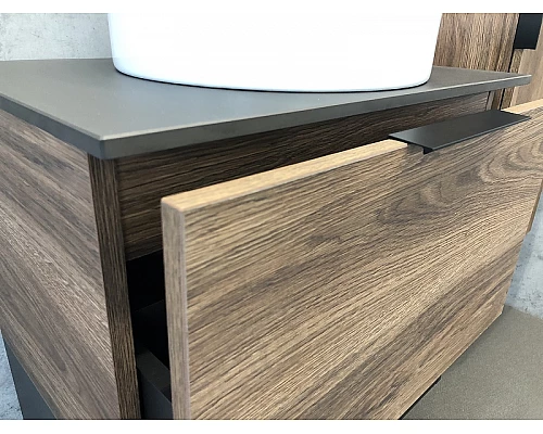 Купить Тумба с раковиной Comforty Штутгарт 60 00-00001698 подвесная Дуб темно-коричневый Черная столешница в магазине сантехники Santeh-Crystal.ru