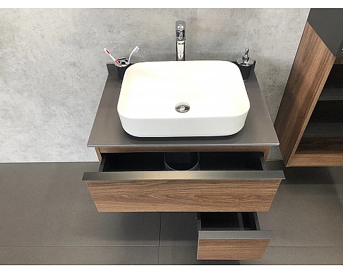 Заказать Тумба с раковиной Comforty Штутгарт 75 00-00001884 подвесная Дуб темно-коричневый Черная столешница в магазине сантехники Santeh-Crystal.ru