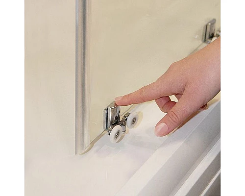 Купить Душевая дверь Ravak Blix BLRV2К-120 1XVG0100Z1 профиль Белый стекло Transparent в магазине сантехники Santeh-Crystal.ru