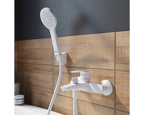 Приобрести Смеситель для ванны Iddis Ray RAYWT02i02 Белый в магазине сантехники Santeh-Crystal.ru