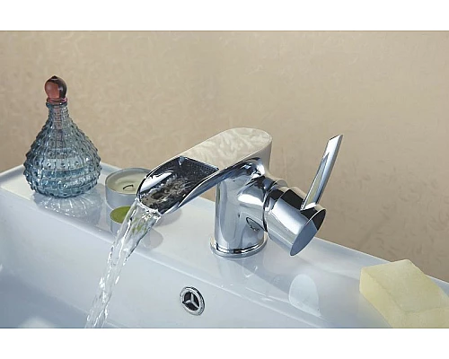 Заказать Смеситель для раковины Lemark Atlantiss LM3246C Хром в магазине сантехники Santeh-Crystal.ru